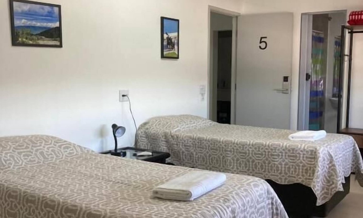Vinhedo Hotel | HAUSHostel