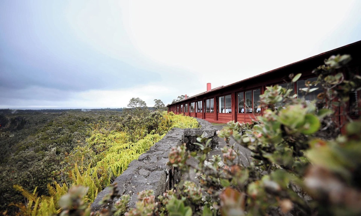 Volcano Hotel | Hawaii Volcano House