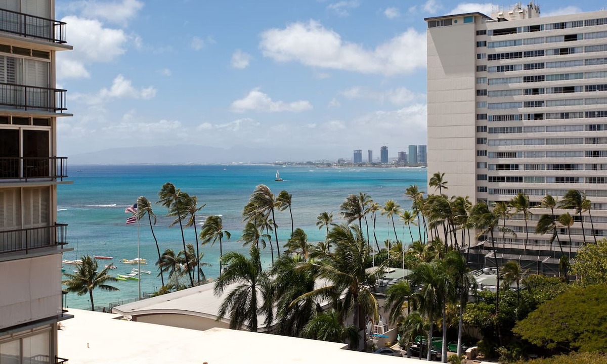 Diamond Head - Kapahulu - St. Louis Condo | Hawaiian Dream - 8th floor Ocean View w/Full Kitchen