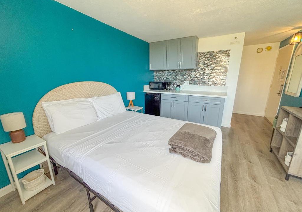 McCully - Moiliili Apartment | Hawaiian Monarch 1105 condo