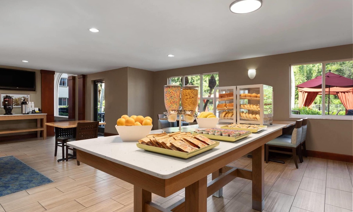 Naples Hotel | Hawthorn Extended Stay by Wyndham Naples