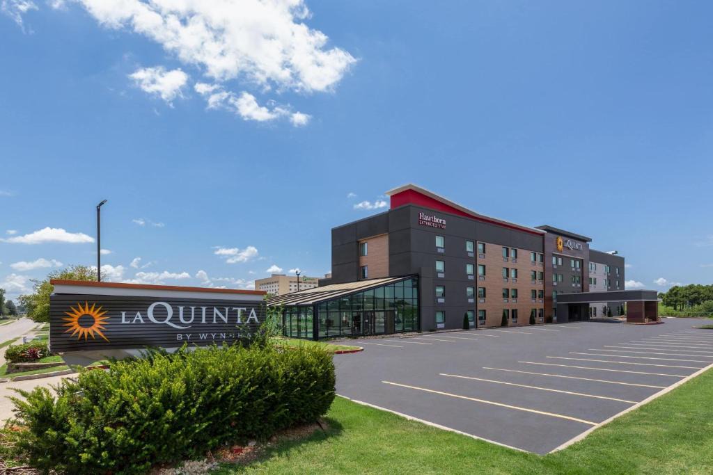 Springdale Hotel | Hawthorn Extended Stay by Wyndham Springdale