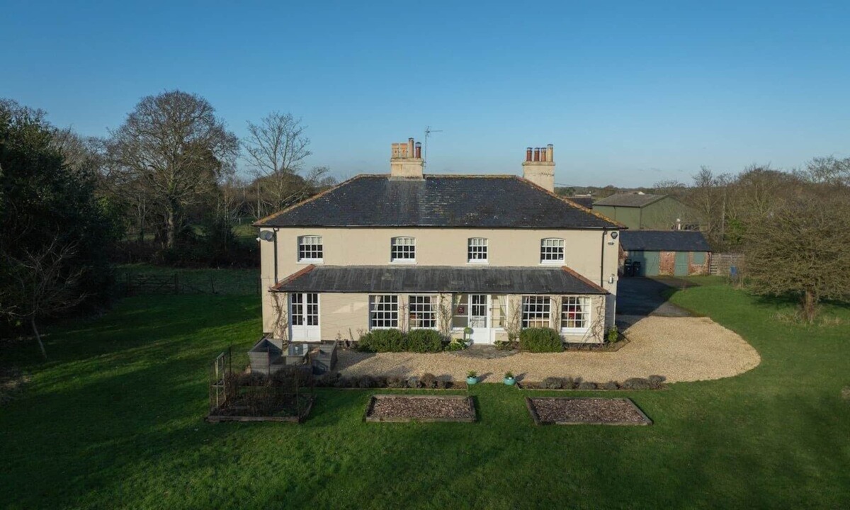 Burton House | Hawthorne Traditional Farmhouse