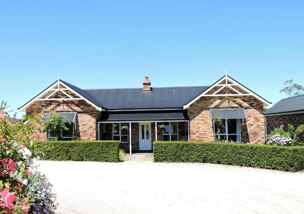 Exeter Villa | Hazelcreek Cottages