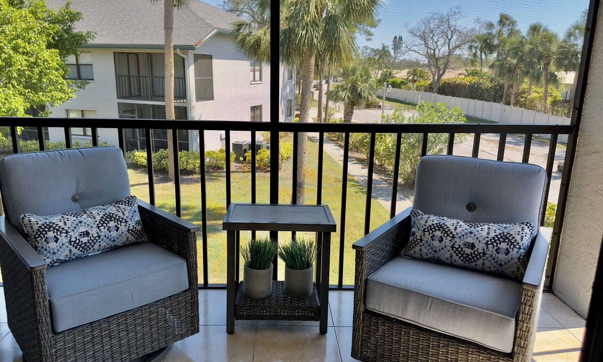 Trailer Estates Apartment | HC Shorewalk -Pool, Tennis, Pickle ball, near Beaches Anna Maria Island and IMG