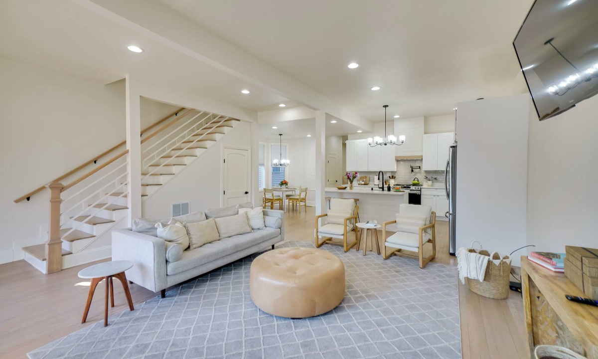 Bay View House | Heart of Bay View Neighborhood! Modern Retreat