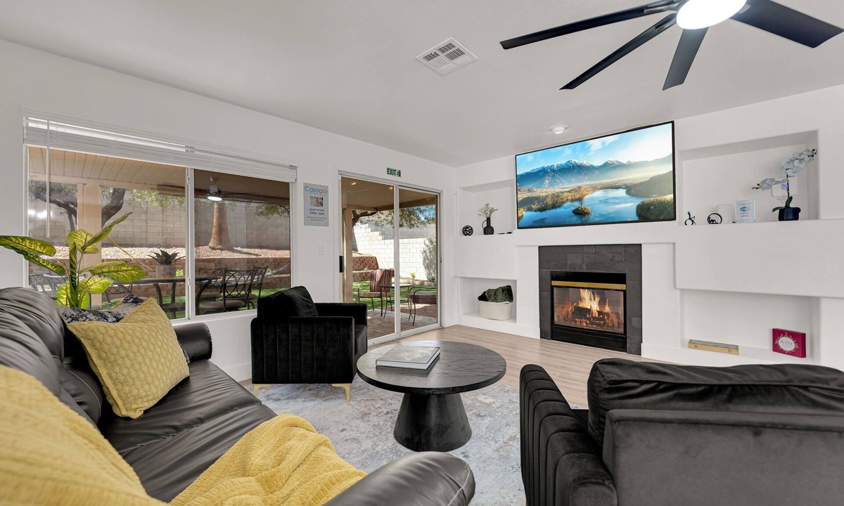 Green Valley Ranch House | Heart of Henderson - Your ideal extended stay