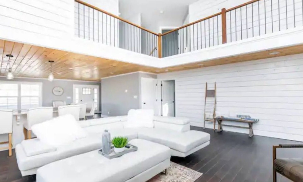 Lindseyville House | *Heart of Nolin Lake*Hot Tub*Balcony*Lake Front*