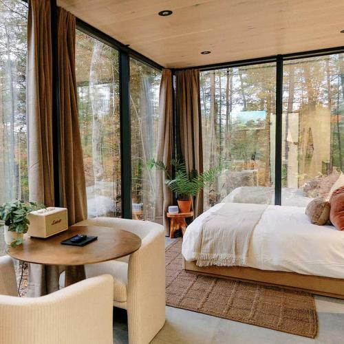 Campton House | Heartleaf | Modern Lux Mirror Home | HotTub