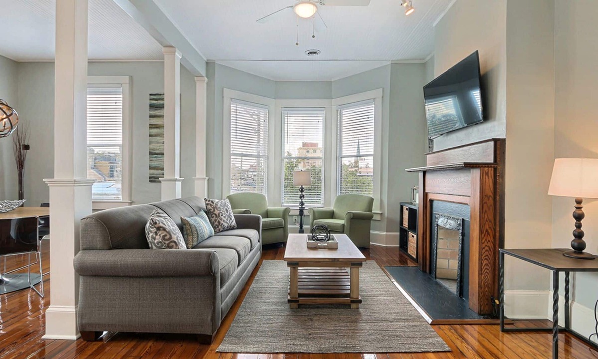 Historic District - North Apartment | Heated Pool Access | 5*Clean | Flex Cancelation