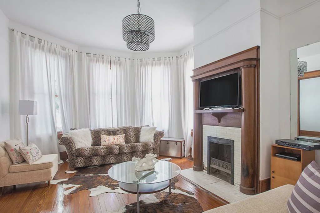 Savannah Victorian District House | Heated Pool Access | 5*Clean | Flex Cancelation