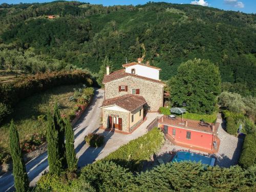 Massa e Cozzile Villa | Heated pool - Arte e Terme immerse nella natura
