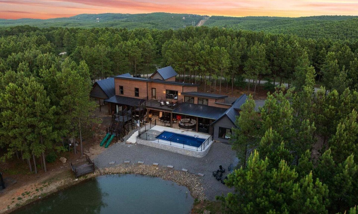 Pickens Cabin | Heated Pool, Big Game Area, Fun Slide, Pond, Hot Tub, Fire Pit