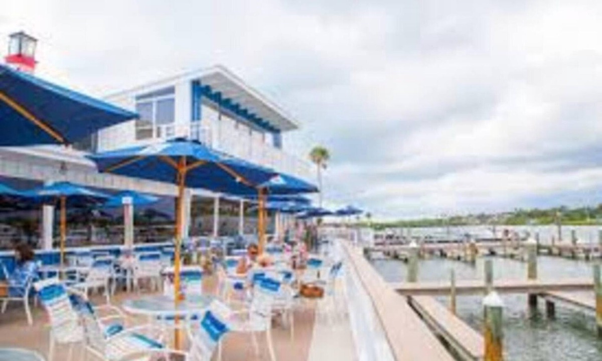 Pinellas Park House | Heated Pool Close to St Pete Tampa Pet Friendly