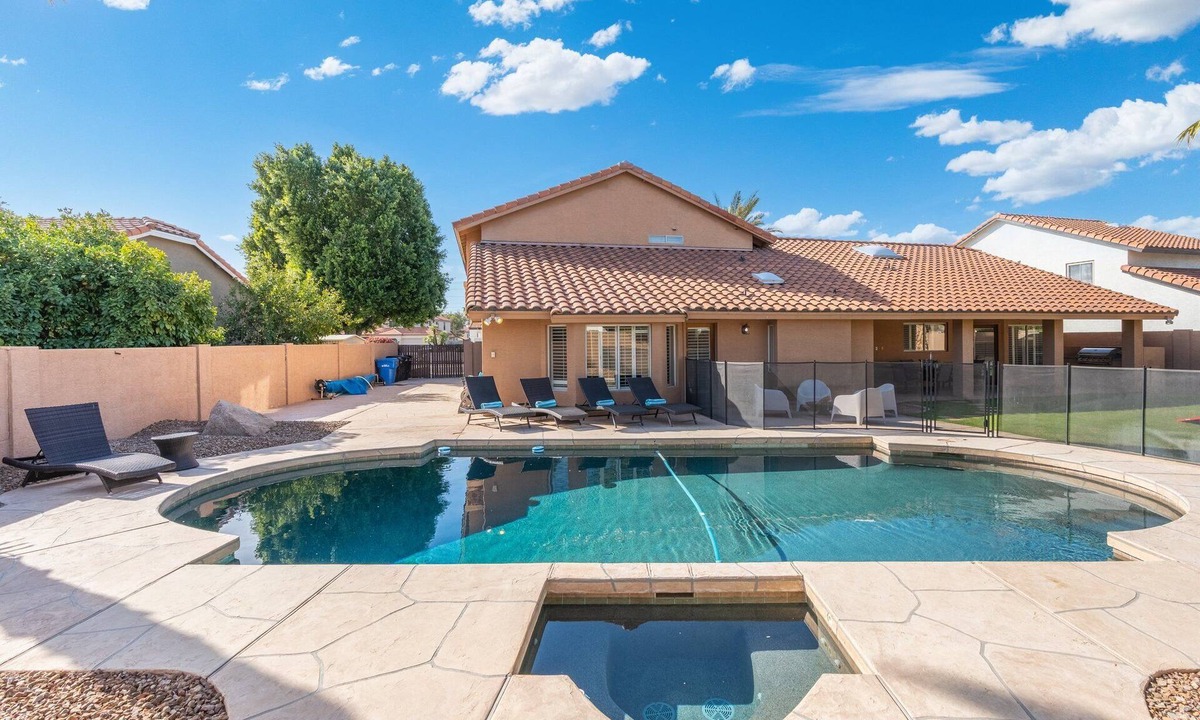 Paradise Park Vista House | Heated Pool & Spa 7BR Scottsdale Retreat Sleeps 20