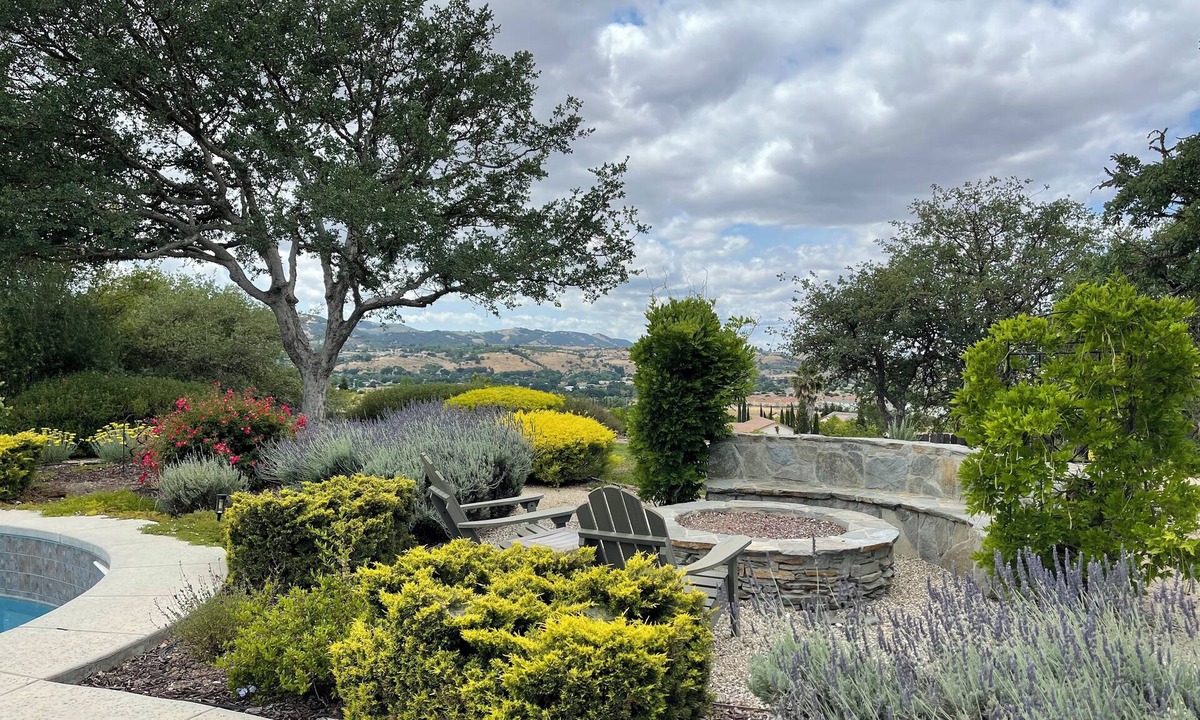 Paso Robles House | HEATED POOL-SPA- LARGE FIRE PIT-OUTDOOR KITCHEN-AWESOME VIEWS!