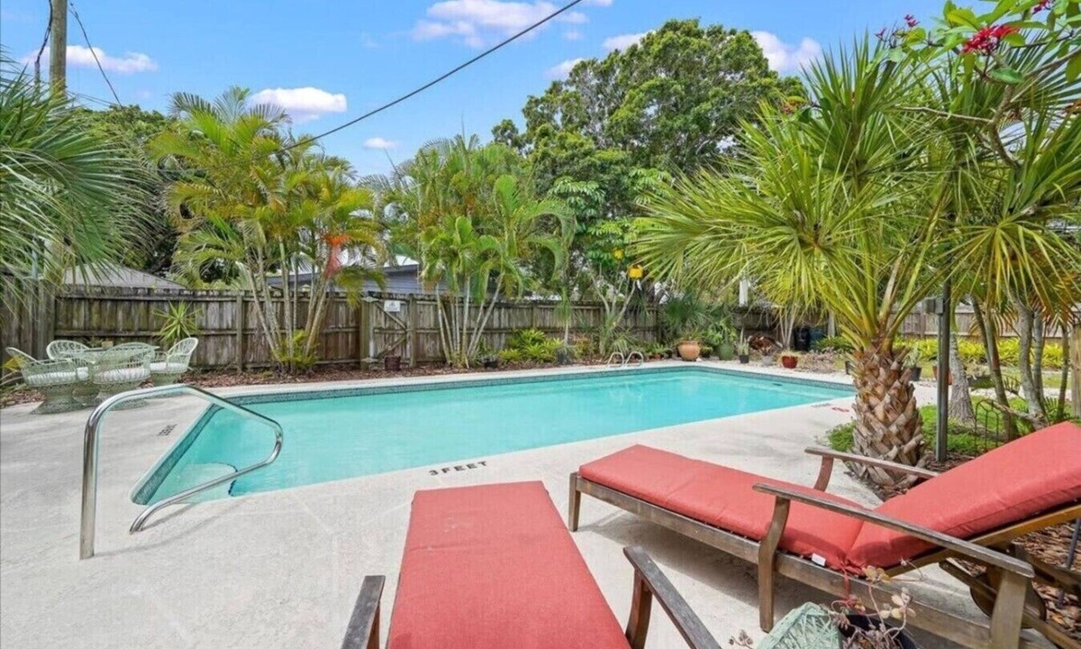 Historic Downtown Melbourne House | Heated Pool, Walk Downtown- Palm Paradise