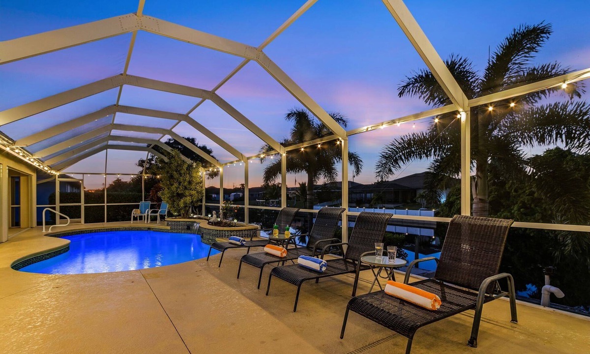 Fort Myers House | Heated Pool with Freshwater Canal Access & Dock - Coconut Cove - Roelens