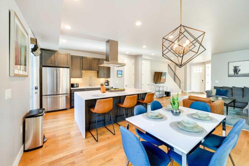 Englewood House | Heated Rooftop Deck & Mtn Views: Denver Retreat