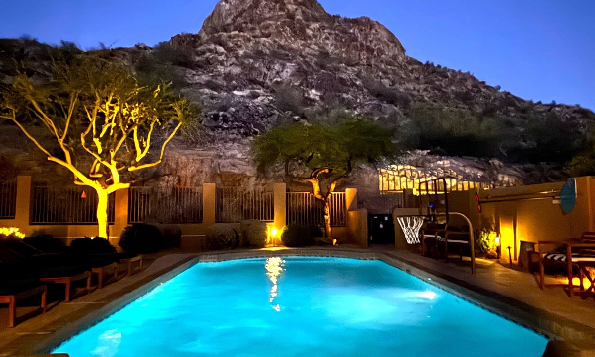 Foothills House | Heated Saltwater Pool, Mtn View, King Beds, Games, Near Golf & Hiking, Sleeps 10