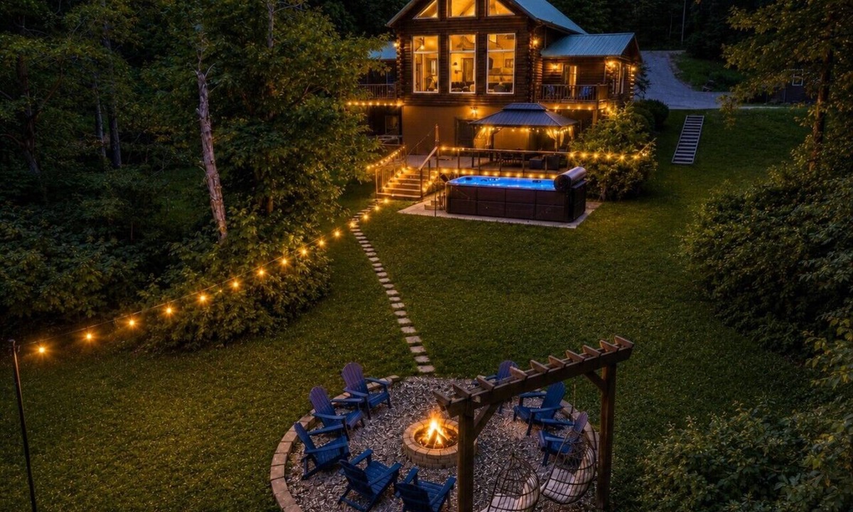 Logan Cabin | Heated Spa Pool Golf Sim Huge Game Room Hot Tub Cabin in Hocking Hills