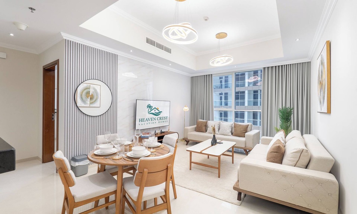 Downtown Dubai Apartment | Heaven Crest Vacation Homes Downtown - Studio, 1, & 3 Bedroom Suites 2 minute walk to Dubai Mall and Burj Khalifa