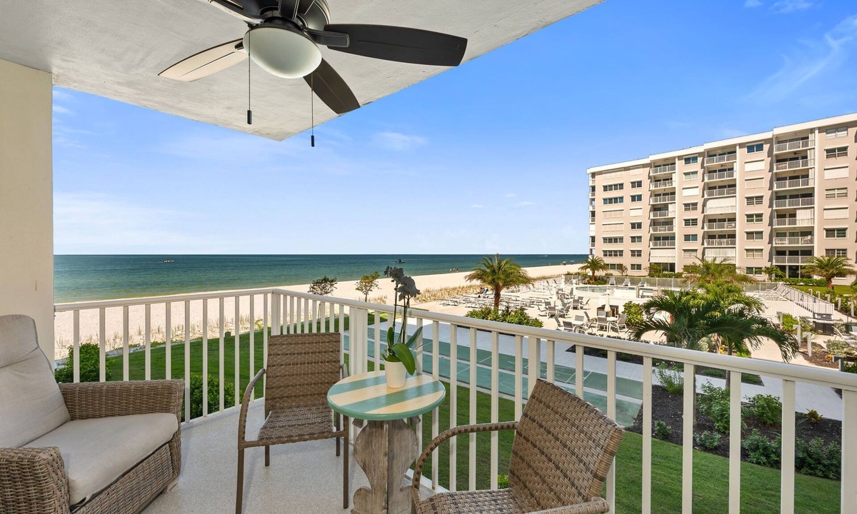 Moorings Condo | Heavenly Naples beach front 2 bed 2 bath condo