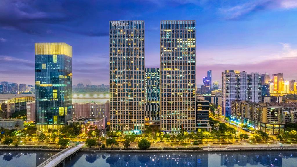 Haizhu Apartment | HeeFun Apartment GZ -Poly World Trading Center