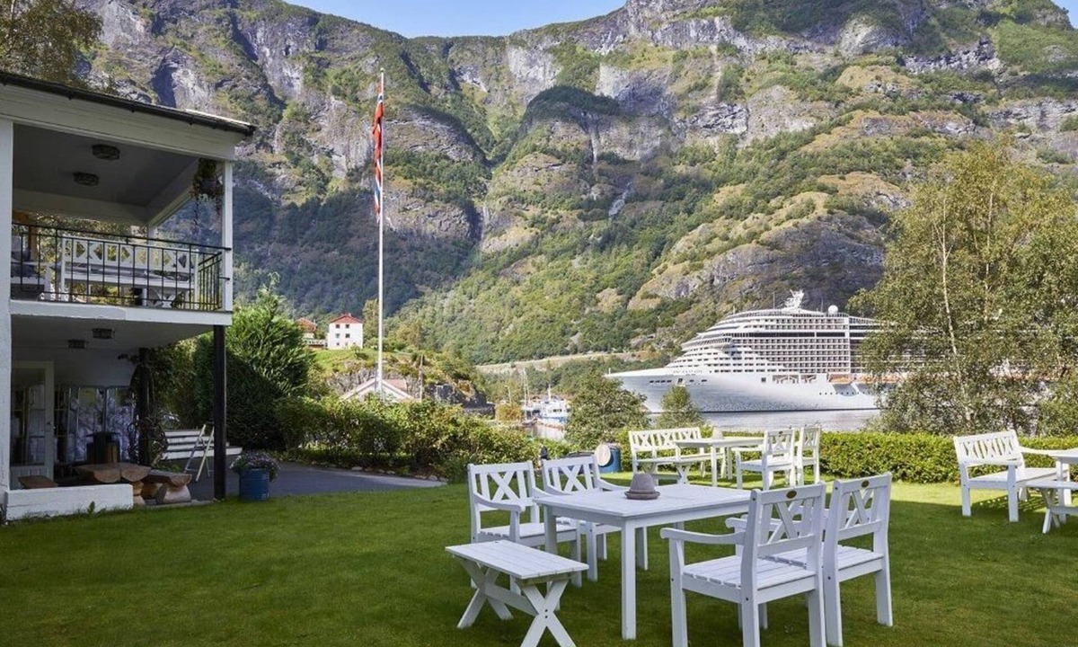 Flåm House | Heimly