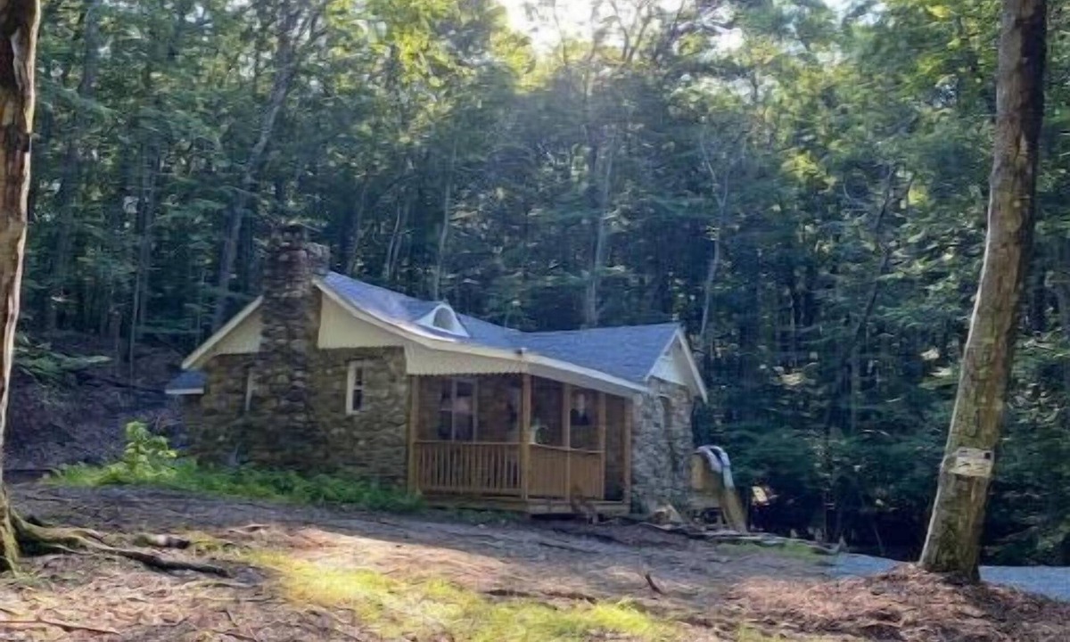 Mount Hope Cottage | Hello Small Stone