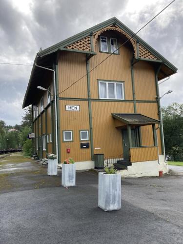 Ringerike Apartment | Hen stasjon Venteværelset