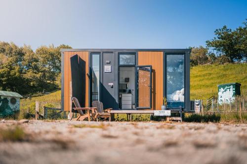 Stratford District House | Henge Cabin by Tiny Away