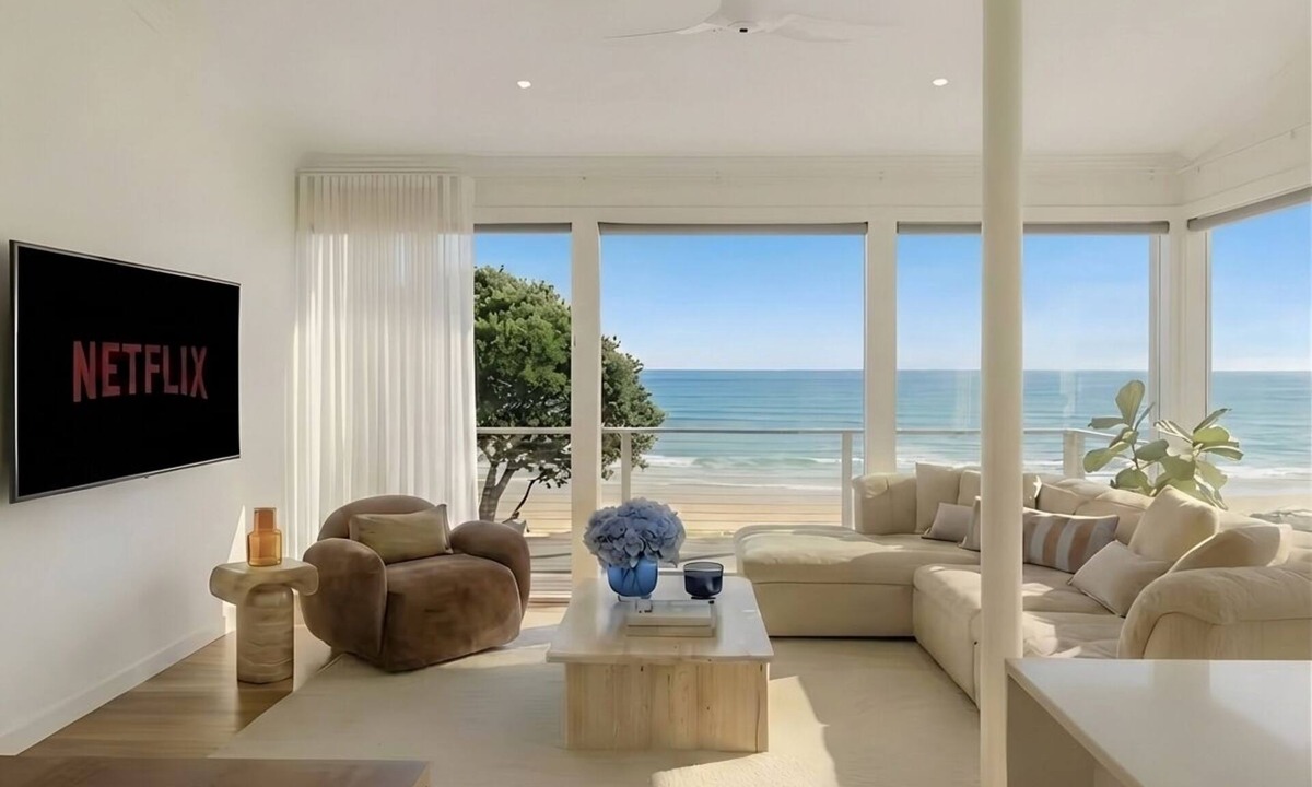 Henley Beach House | Henley Beachfront Home + Sauna, 150m From Square!