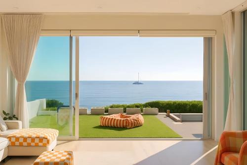 Henley Beach South House | Henley Beachfront Luxury Home With Private Pool, Spa And Sauna!