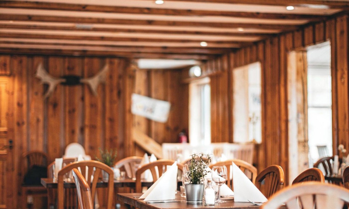 Munkedal House | Hensbacka Hotell