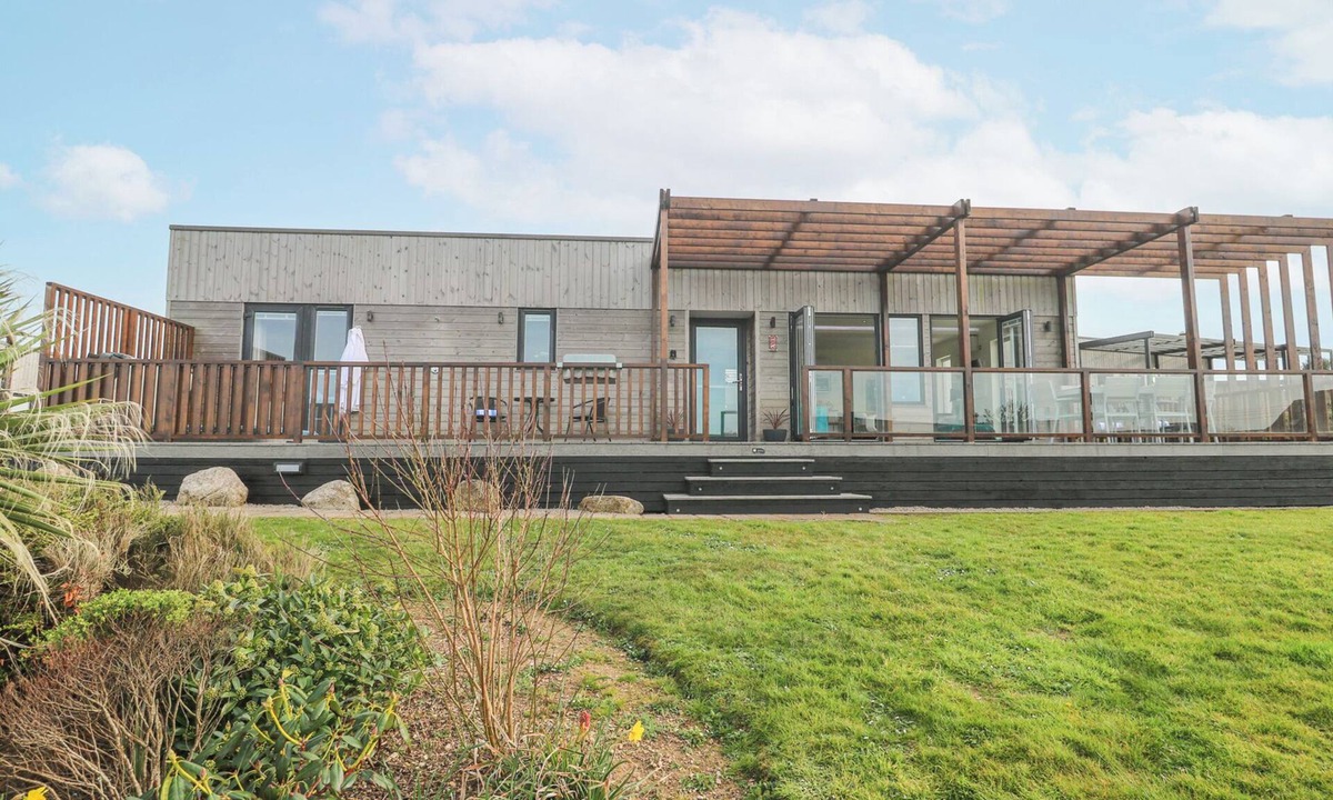 Portreath Cottage | HEPWORTH, family friendly, character holiday cottage in Portreath