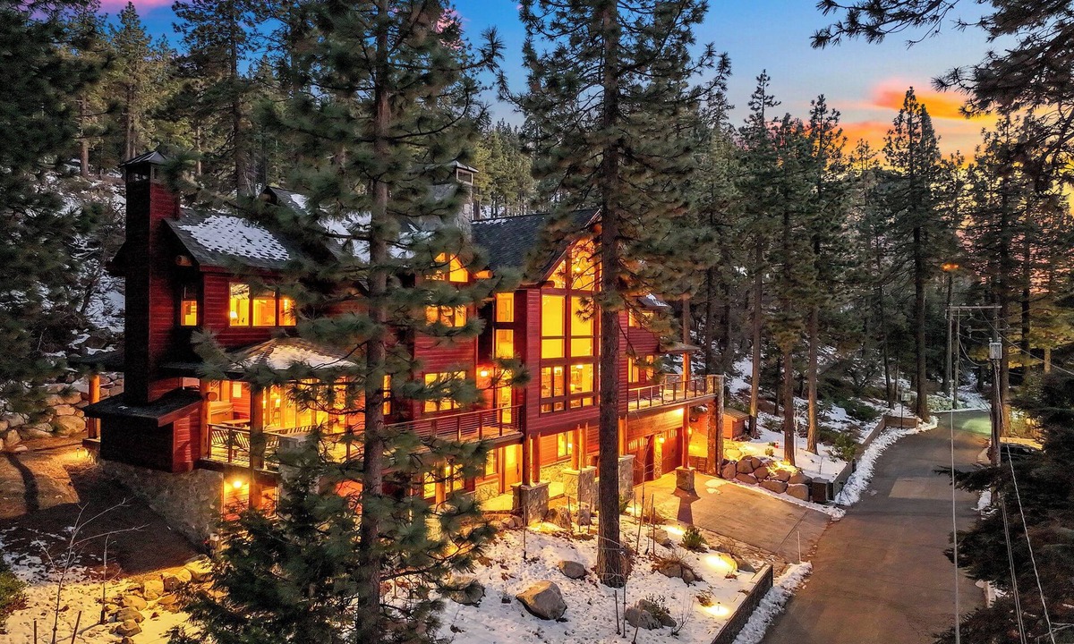 Lincoln Park House | Here comes the Sun luxe57 Lake Tahoe estate