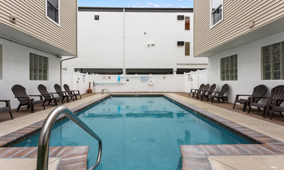 Wildwood Condo | HERE'S THE ONE! #POOL#DECKS#GRILLS! 1/2 BLK 2 BEACH! 8/15 WEEK! LABOR DAY!