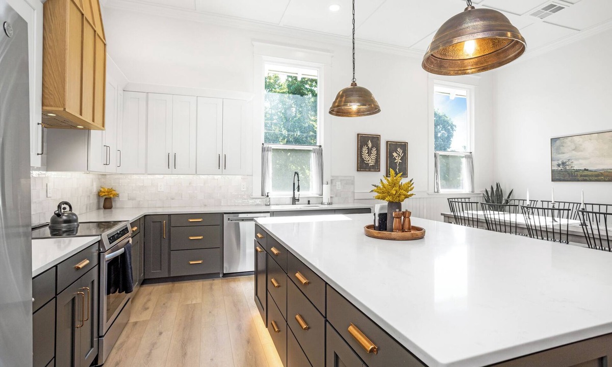 Walla Walla House | Heritage Heights - Luxe Historic Home Near Downtown & Pioneer Park - EV Charger