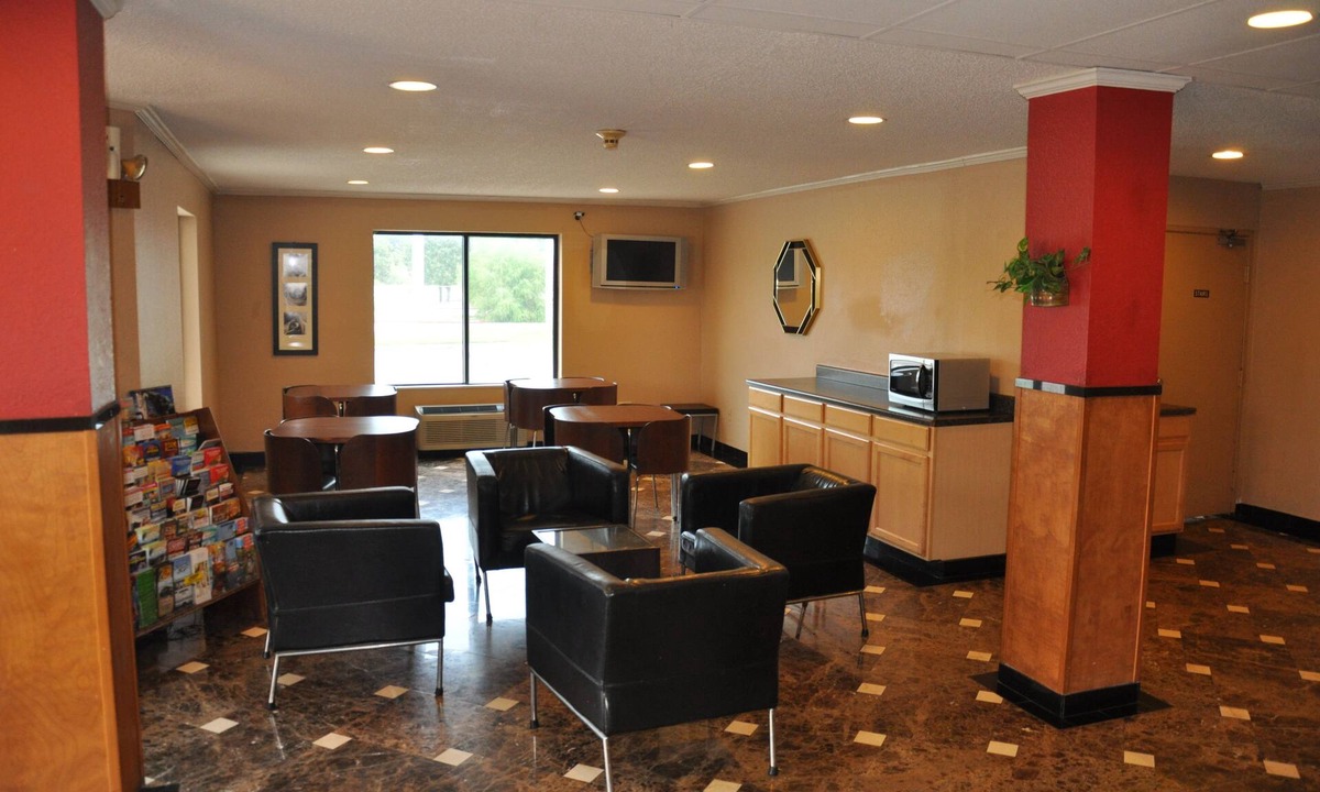 Beaumont Hotel | Heritage Inn