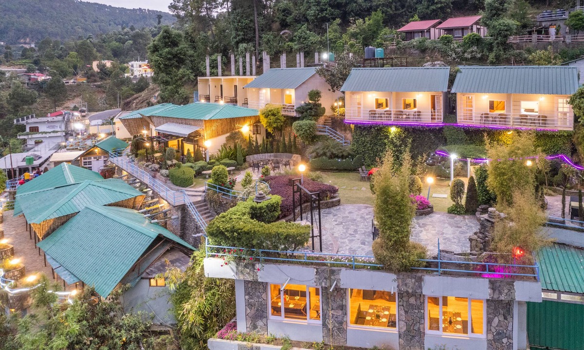Kausani Hotel | Heritage Resort