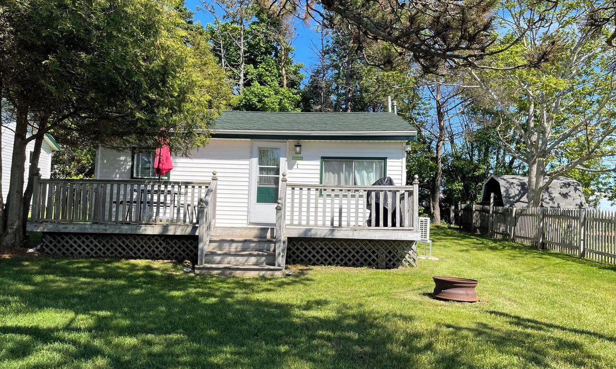 Stanhope Cottage | Heritage Three-bedroom Cottage (Cottage 1)