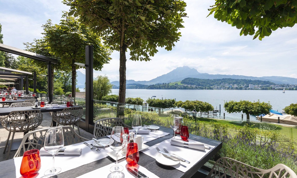 Lucerne Hotel | HERMITAGE Lake Lucerne - Beach Club & Lifestyle Hotel