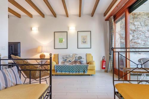 Porto Valtravaglia Apartment | Hermitage Mimosa