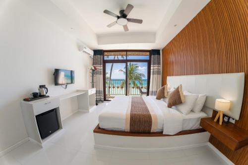 Dhiffushi House | Heron Beach Hotel - Dhiffushi, Maldives