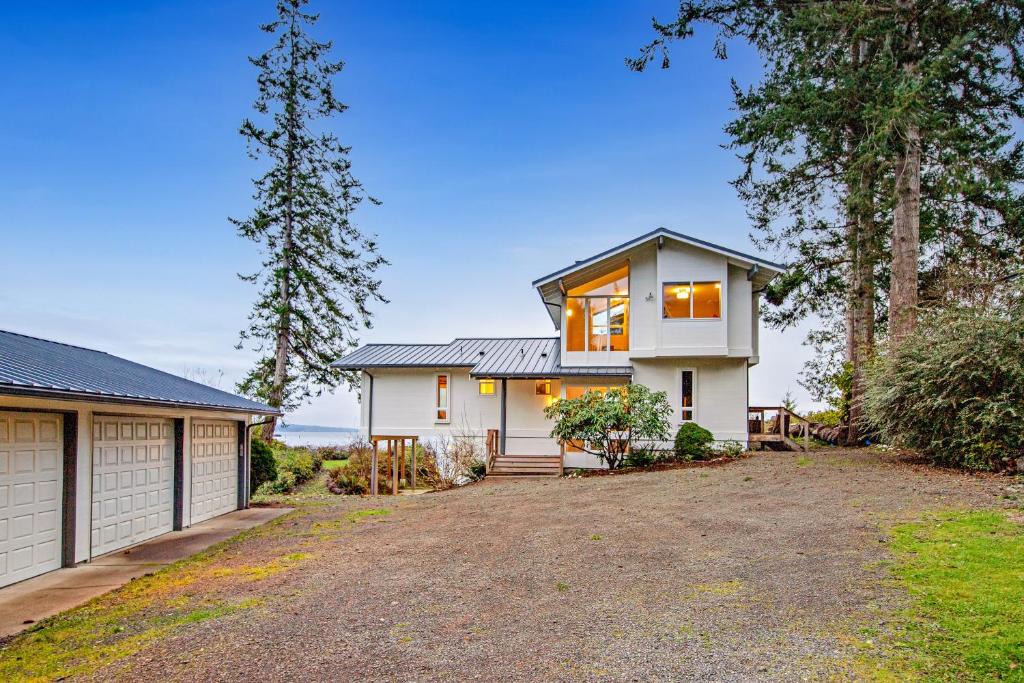 Hansville House | Heron's Hideaway