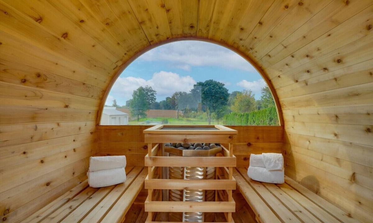Mount Aetna House | Hershey Retreat | Pool, Spa, Sauna, Plunge, & Pond