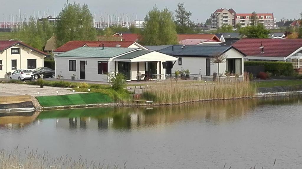 Sint-Annaland Ski Chalet | het Boothuis