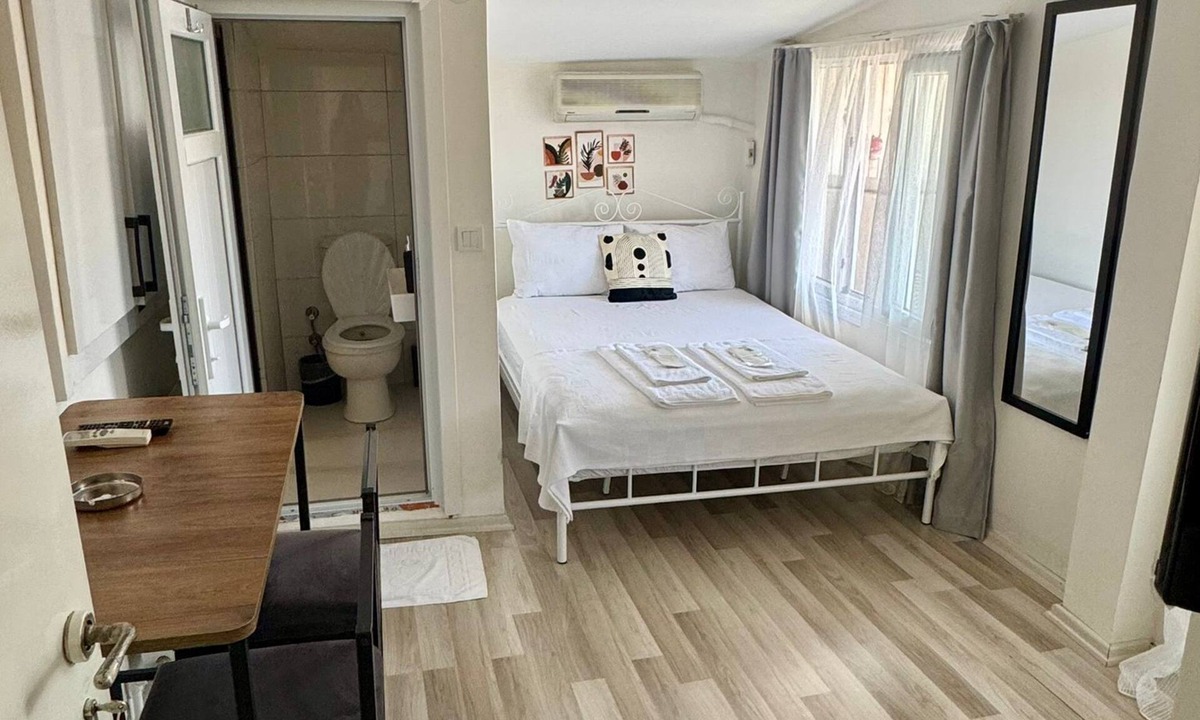 Adalar Hostel | HEYBELIADA