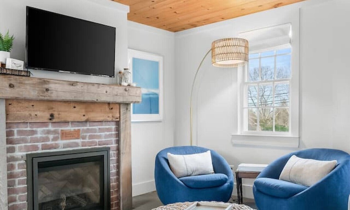 West Barnstable House | HGTV Featured Cape Cottage Minutes to Beaches